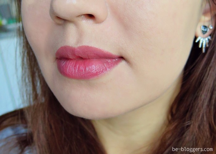 Burberry Kisses в оттенке № 77 Blush, свотч